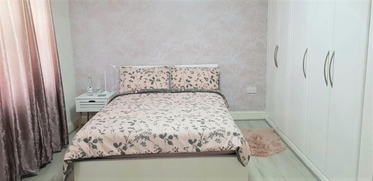 Stunning Room With Large Private Bathroom Дерби Экстерьер фото
